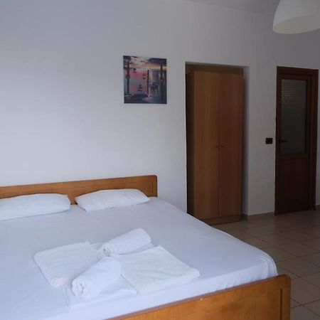 Mehilli Hotel Dhërmi Exteriör bild