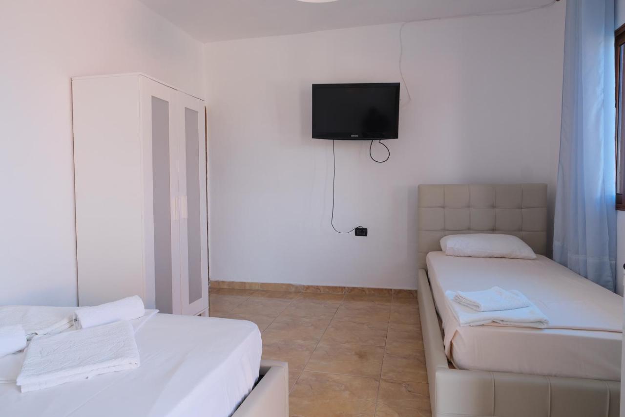 Mehilli Hotel Dhërmi Exteriör bild