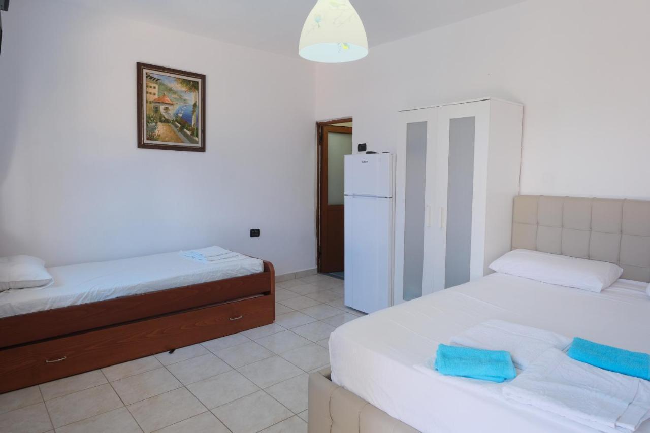 Mehilli Hotel Dhërmi Exteriör bild