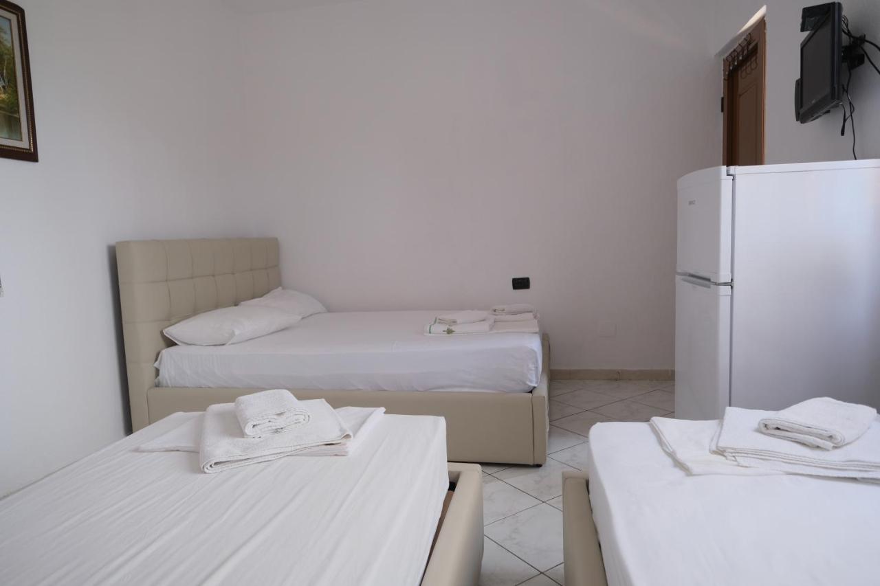 Mehilli Hotel Dhërmi Exteriör bild