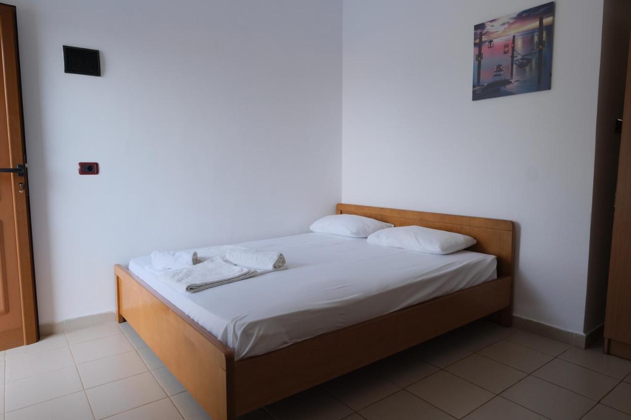 Mehilli Hotel Dhërmi Exteriör bild
