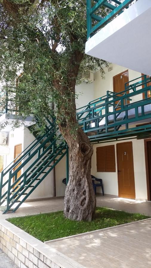 Mehilli Hotel Dhërmi Exteriör bild